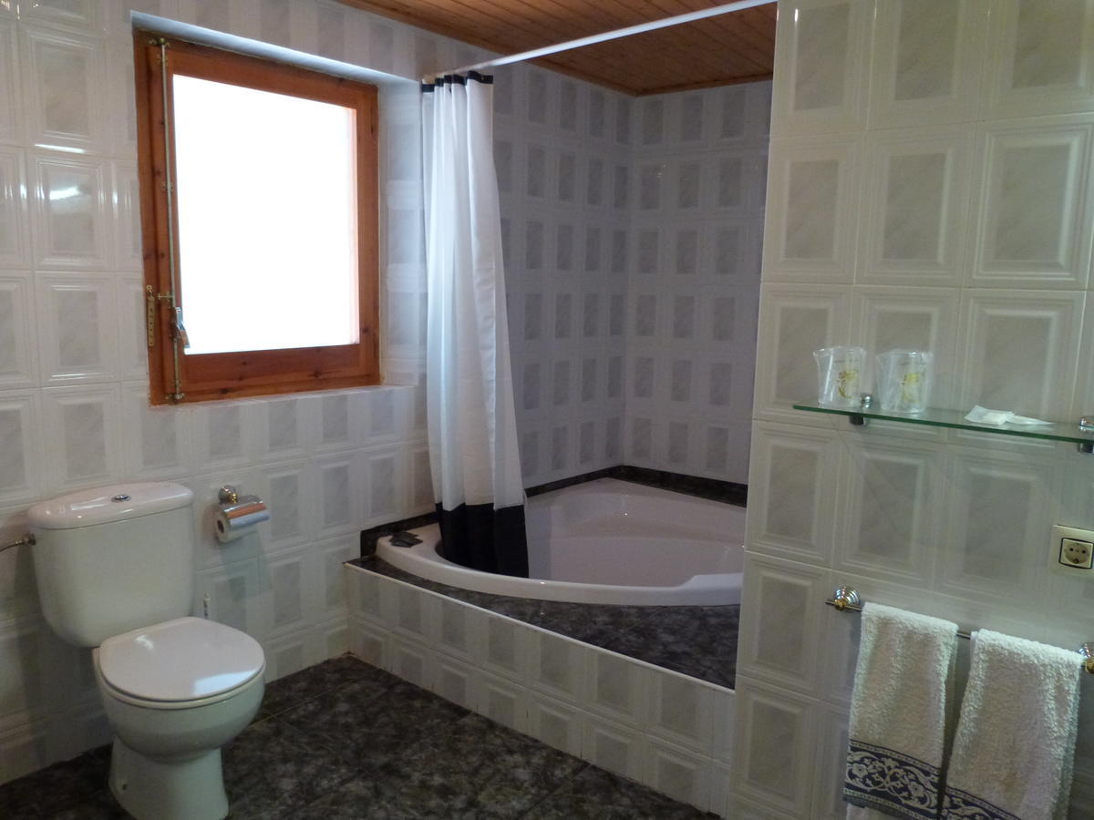 Ca L'Amadeu Hotel Vilanova de Escornalbou Room photo